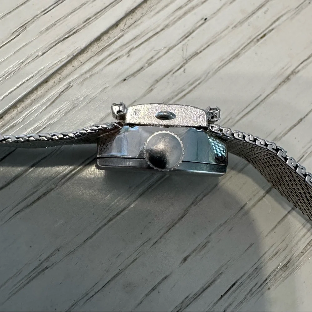 Silver Vintage peek a boo 17 jewels West watch